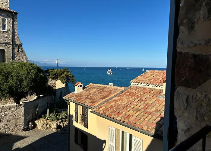 La Pablita, Vieil Antibes, Remparts