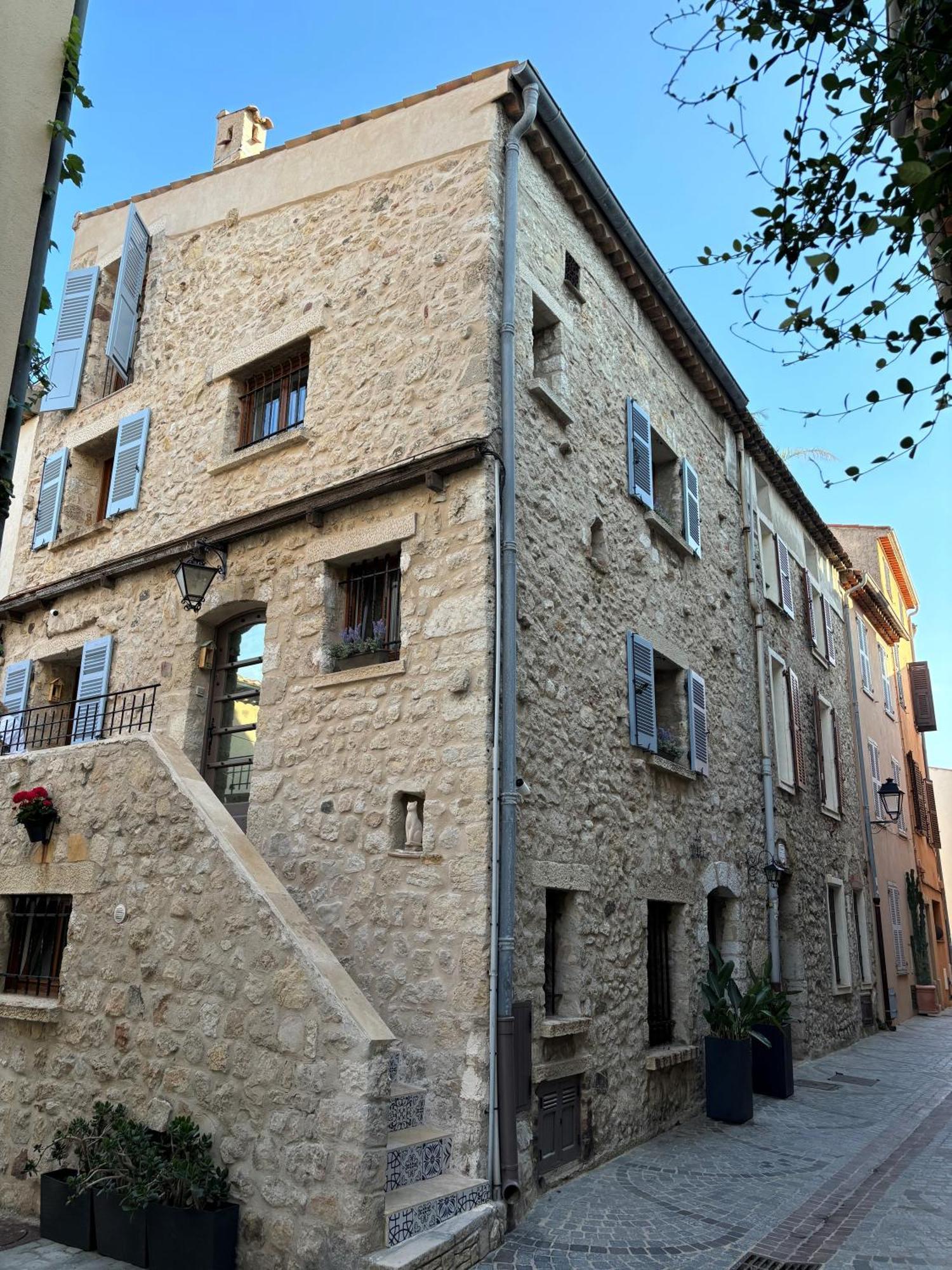 La Pablita, Vieil Antibes, Remparts Antibes